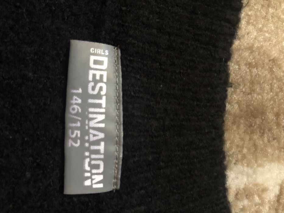 Bluza neagră -tricotată -146/152