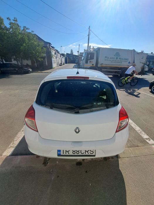 Renault Clio III 1.5 DCI

An fabricatie 2011

Motor 1,5 dci cel mai du