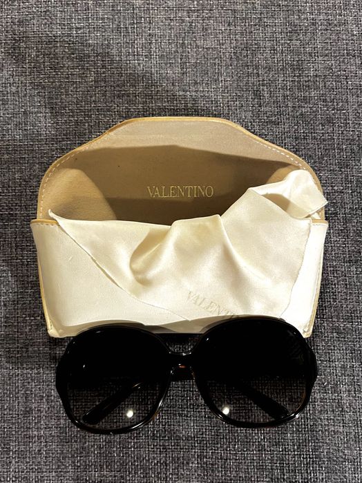 Слънчеви очила Valentino с оригинален кожен калъф