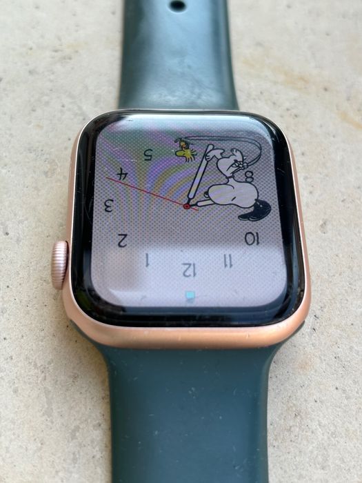 Apple Watch 6 44mm много добро състояние