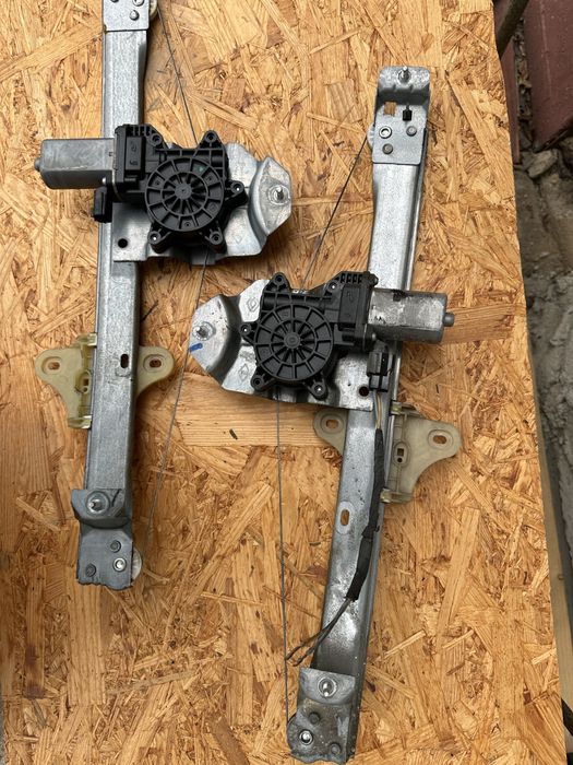 Macara electrica stanga / dreapta Renault Clio 4