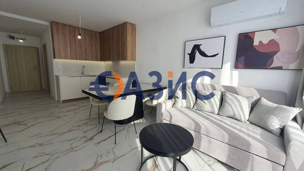 Напълно обзаведен апартамент с морска гледка в комплекс „Sole Mare“,