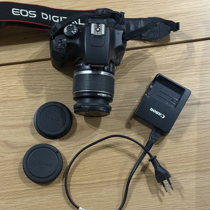 Canon EOS 1000D + 18-55mm IS обектив