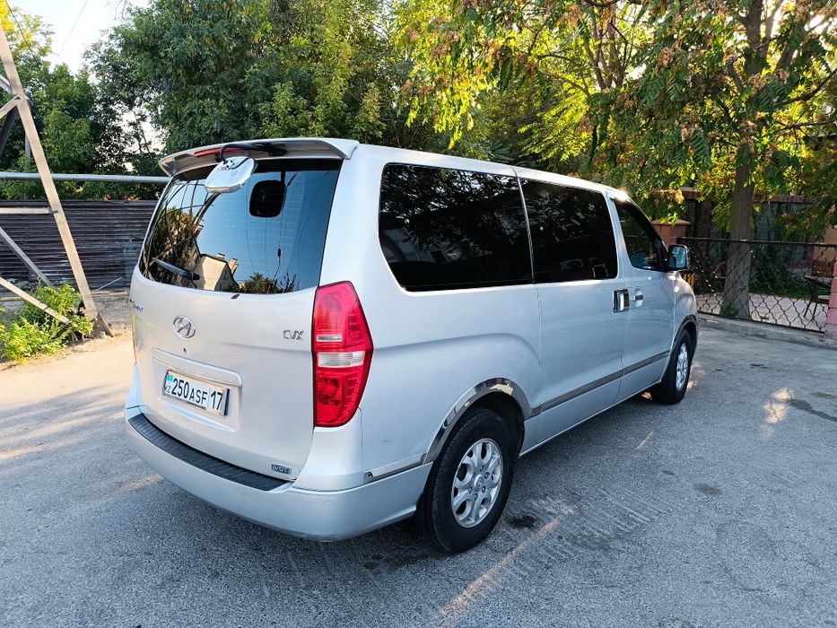 Hyundai Grand Stareks