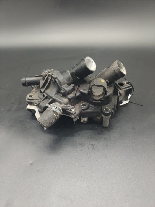 Carcasa corp termostat Volkswagen 2019 04E121600AH