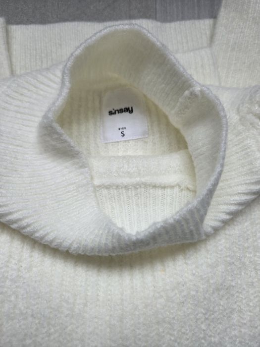 Pulover alb cu dungi, NOU, marime S/M