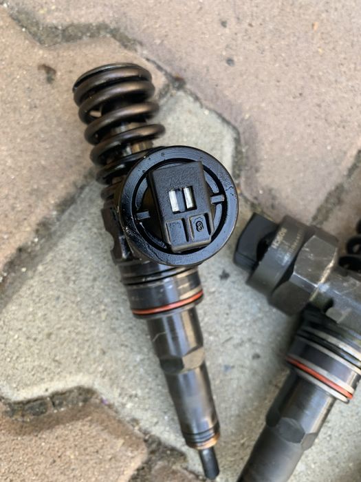 Помпа Дюза 1.9 TDI 116 к.с 0 381 300 73