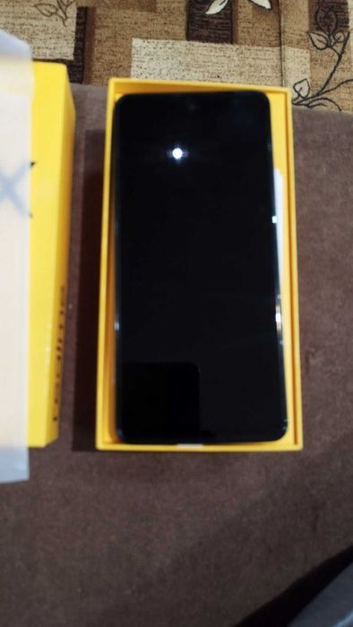 Мобилен телефон  чисто нов