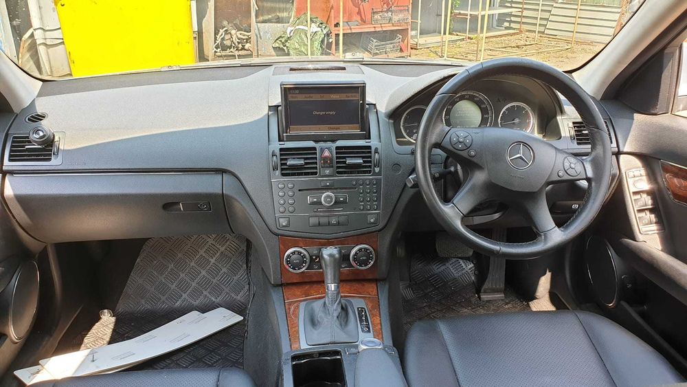 Dezmembrez Mercedes C Class W204 2.2 d an 2008