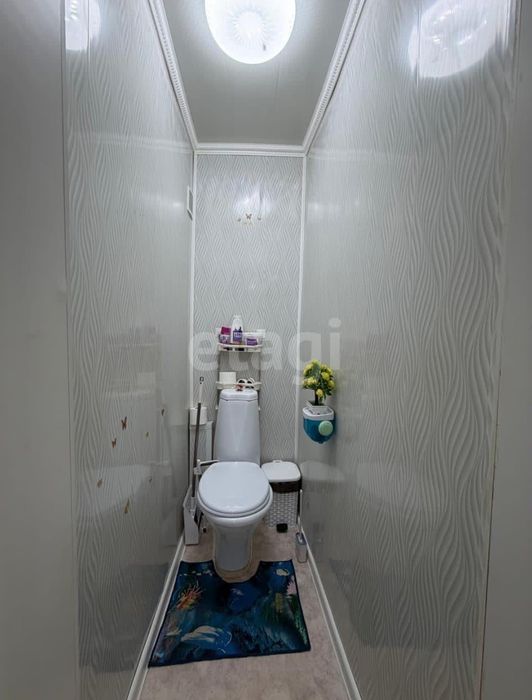 Продам 4-х кв в самом центре крыша новая