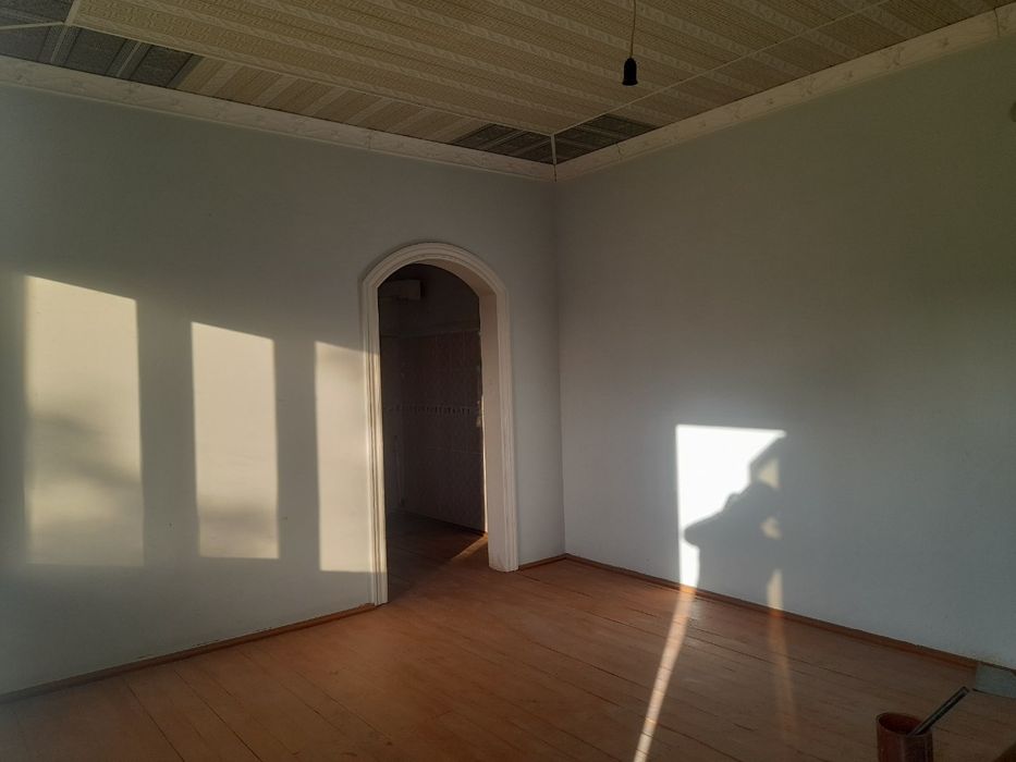 Gaz, svet ,suv va issiq suv mavjud