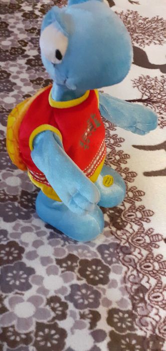 Костенурка играе и пее МАКАРЕНА