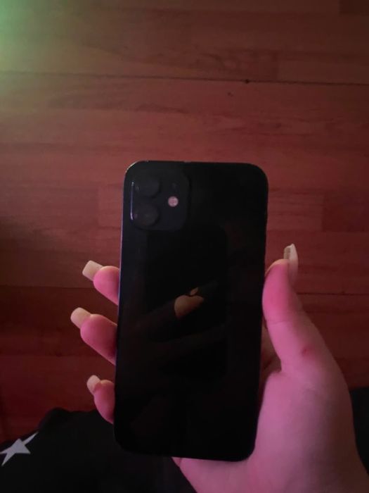 Продам iPhone 12