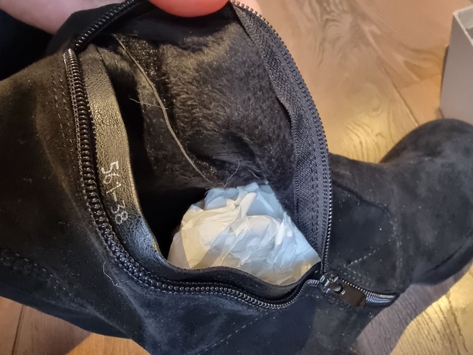 Дамски черни ботуши от велур на платформа