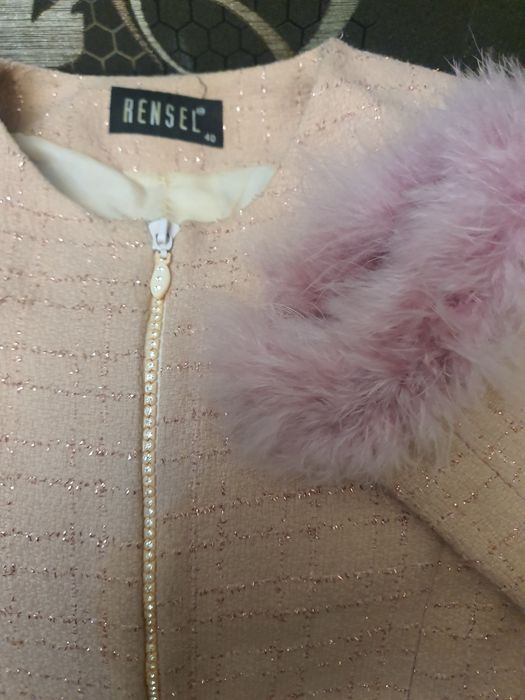 Два костюма  Турция, новый и б/у размер 40