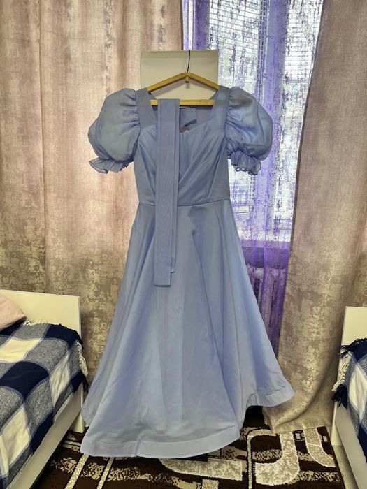 Продам вечернее платье. Надевалось один раз.