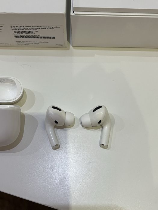 AirPods Pro 1 поколения