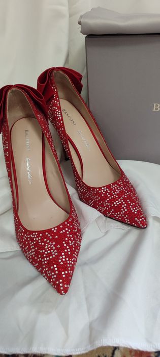 Продаются шикарные туфли BASCONI
