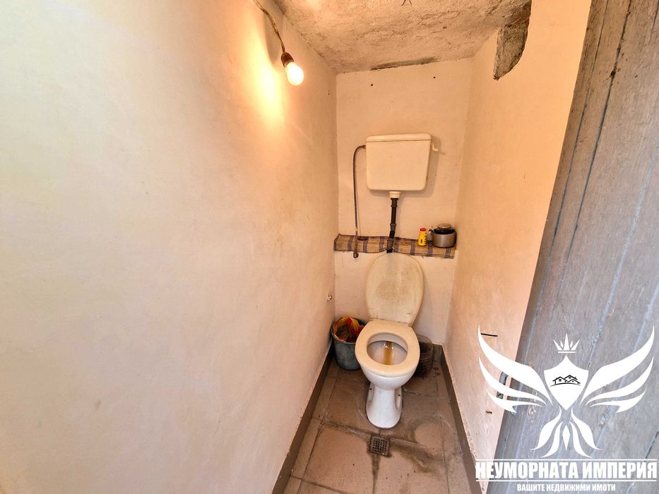 Продавам двустаен 37кв. на партер в гр.Асеновград, кв.Болницата