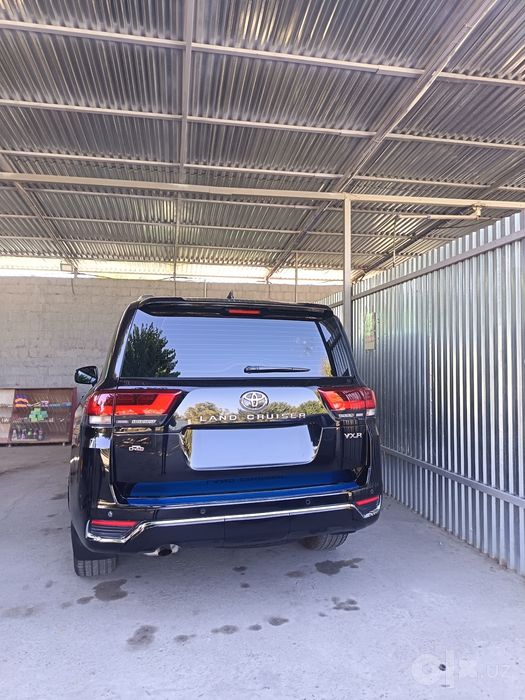 Tayotta Land Cruiser 300