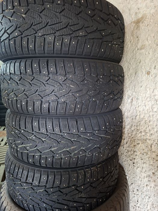 Продам шины 215/60/16  нокиа