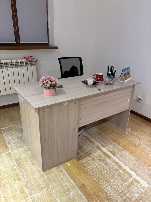 Продам столы, стулья, кресло