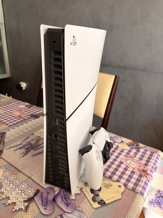 PlayStation 5 Slim Digital – като нов, с оригинална кутия