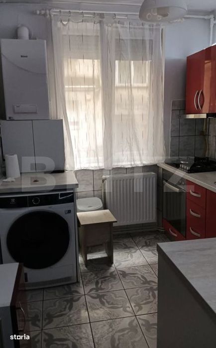 Apartament cu 3 camere, semidecomandat, 84 mp, zona Semicentrala
