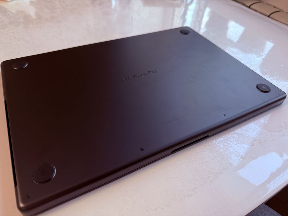 macbook pro m3 pro 16 inch