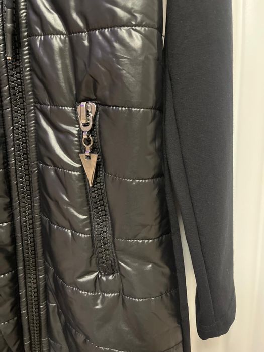 Продам куртку с капюшоном