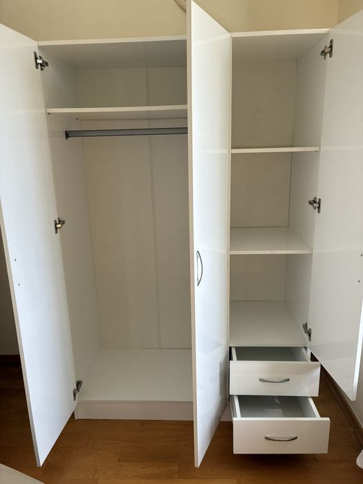 Гардероб 3 крила 180х160х50см