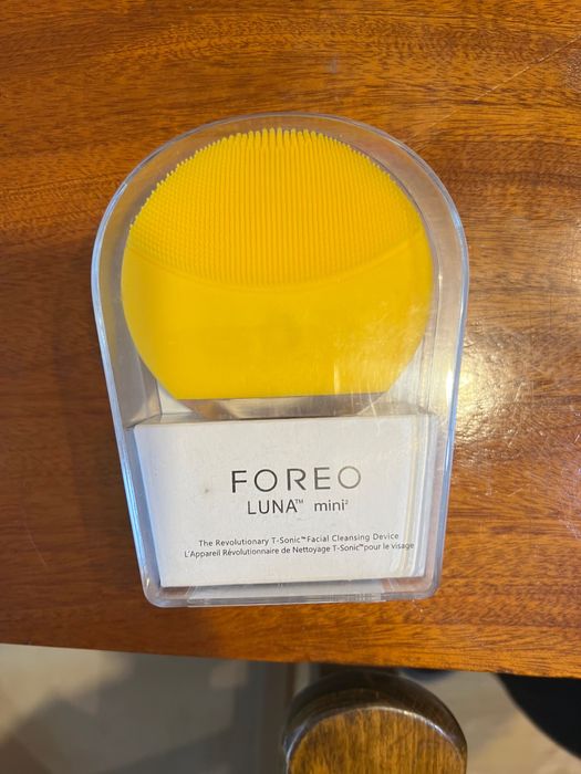 Масажор за лице Foreo