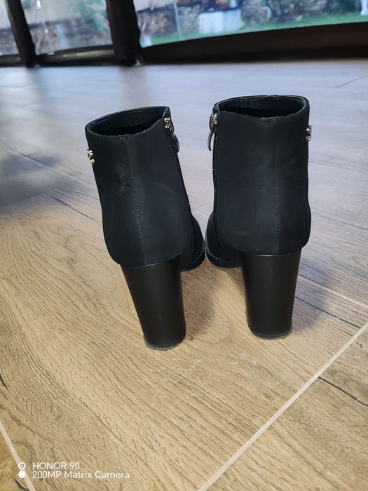 Дамски боти и ботуши