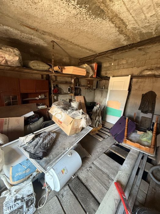 Продам гараж в районе чашки ложки