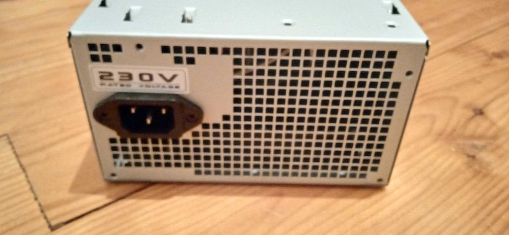Захранване за компютър 350 W чисто ново