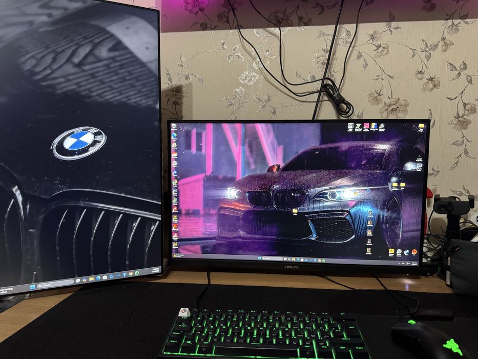 Vand 2 monitoare gaming cu suport perete