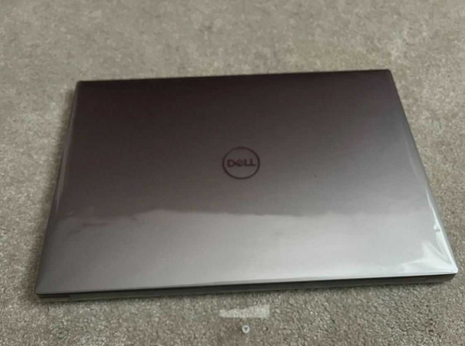 Лаптоп Dell Precision 5570 15.6 i7-12800H / 32 RAM / 4 K - touch - НОВ