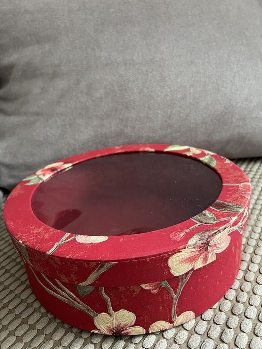 Коробки для клубники, цветов, подарков