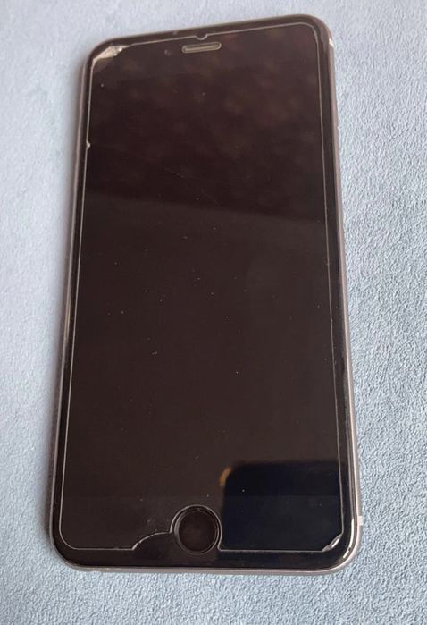 Срочно продаю Айфон 6s +