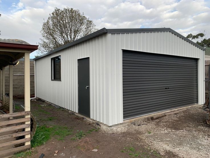 Garaj Metalic 3.5 x 6.5m la Comanda | Garaj Auto | Panouri Sandwich | Montaj Inclus