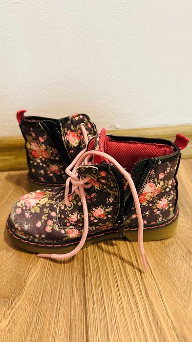 Ghete Cupcake, negru cu flori roz, fete, 25