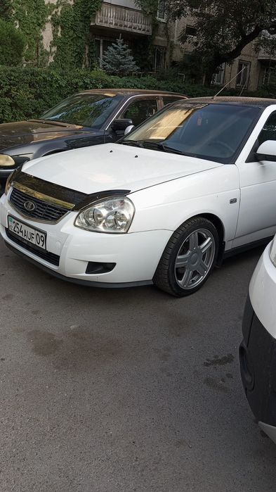 Приора полулюкс 2013 года