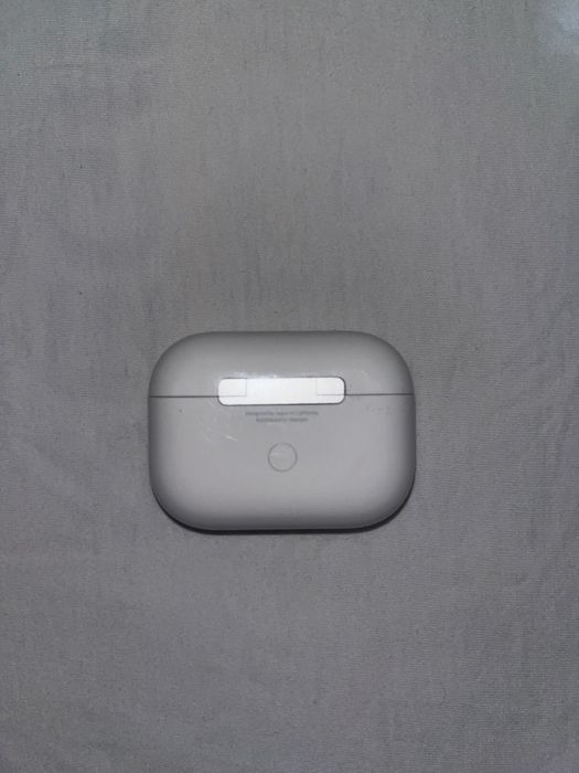 Продам кейс оригинал airpods pro