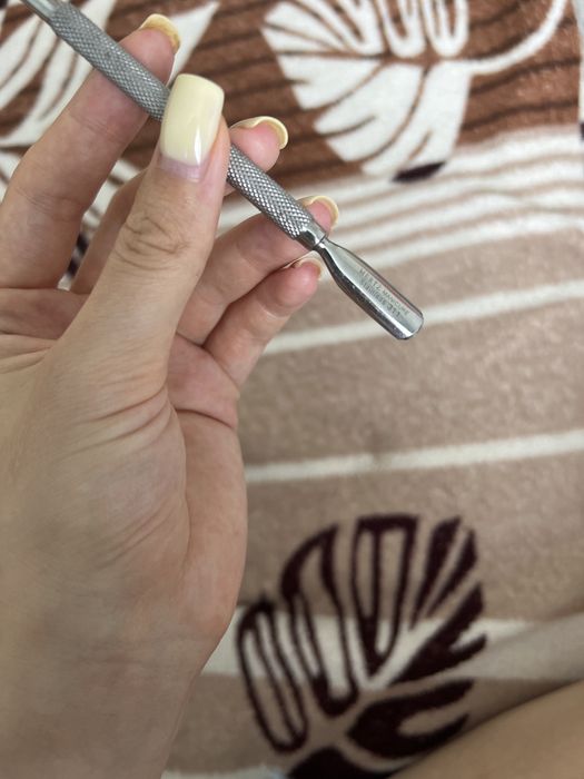 Продам пушер для ногтей