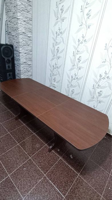 Холна разтегателна маса