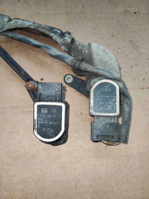 Датчик ниво масло на картера и ниво светлини от Мерцедес