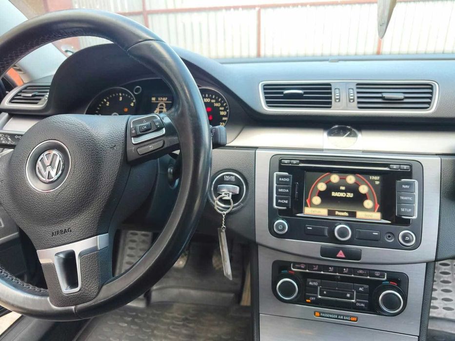 VOLKSWAGEN Passat 2011 — imagine 11