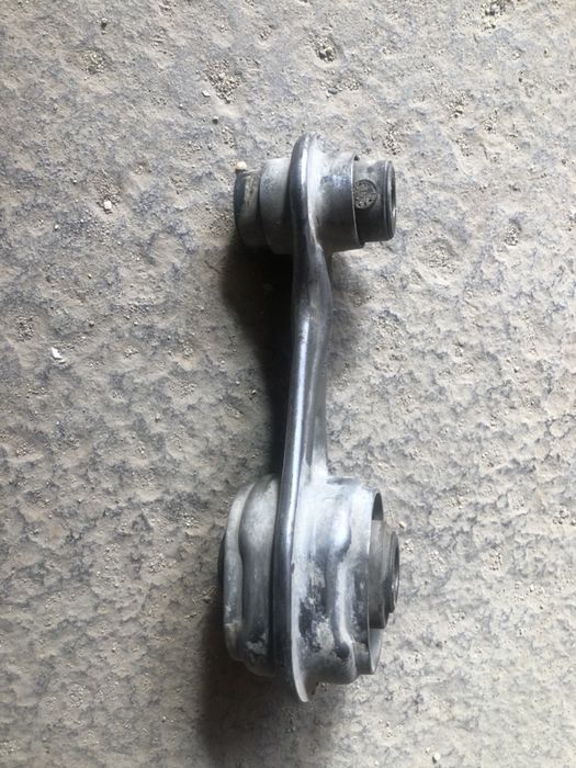 Продам запчасти на рено дастер