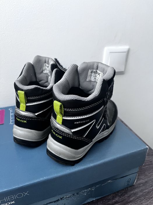 Продам ботинки geox