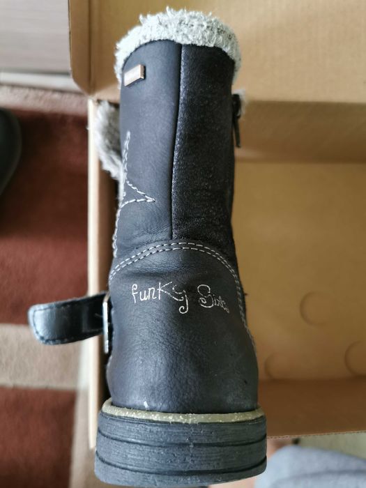 Детски кожени ботуши 25,27,28, 29 номер по 10 лева за чифт!